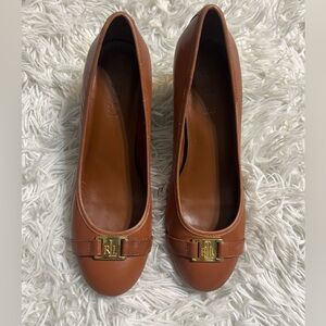 Ralph Lauren Tan Leather shoes with Gold Accent size 6.5B